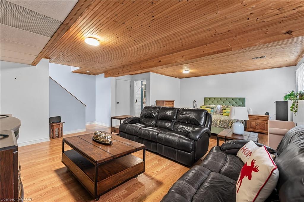 5880 Crimson Drive, Niagara Falls, ON - Indoor Photo Showing Living Room