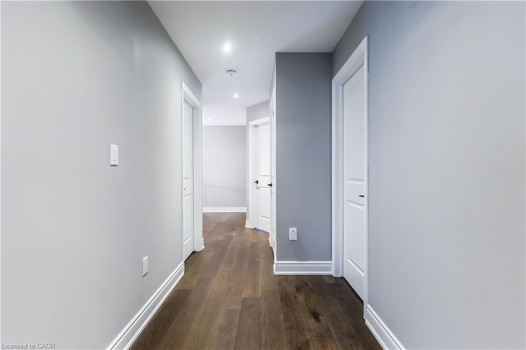 8 Cesar Place, Ancaster, ON - Indoor Photo Showing Other Room