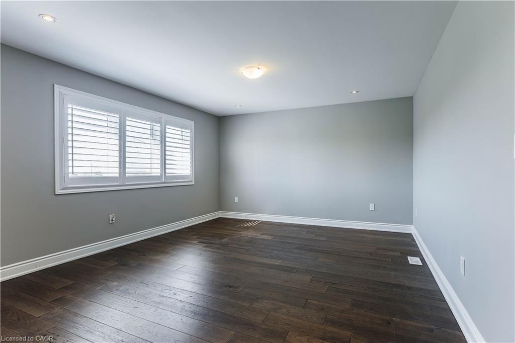 8 Cesar Place, Ancaster, ON - Indoor Photo Showing Other Room