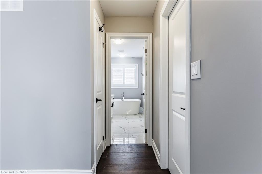 8 Cesar Place, Ancaster, ON - Indoor Photo Showing Other Room