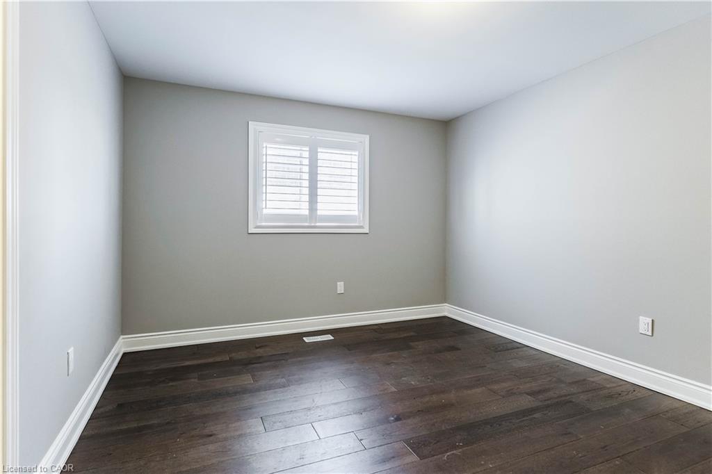 8 Cesar Place, Ancaster, ON - Indoor Photo Showing Other Room