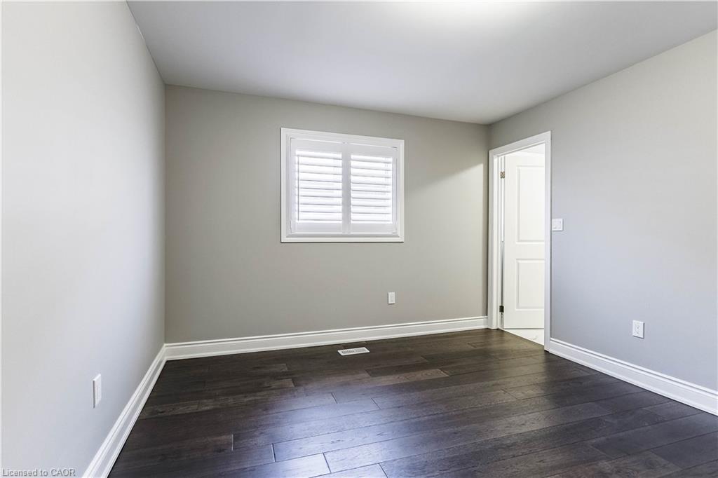 8 Cesar Place, Ancaster, ON - Indoor Photo Showing Other Room