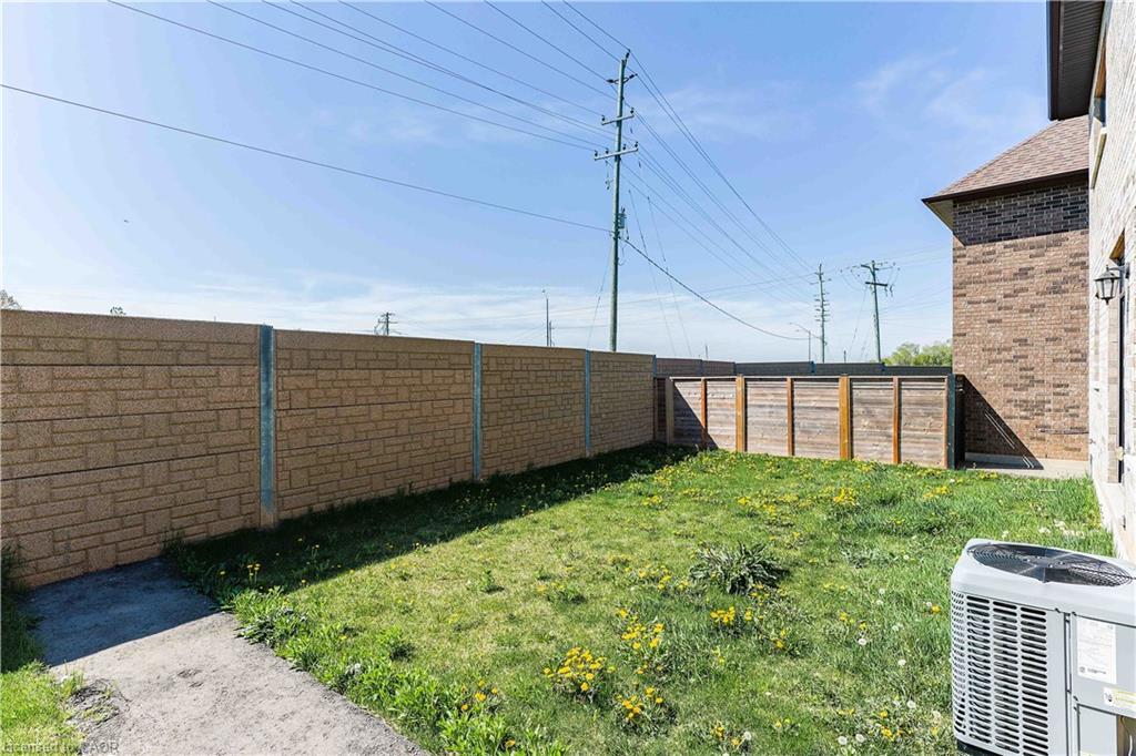 8 Cesar Place, Ancaster, ON - Outdoor