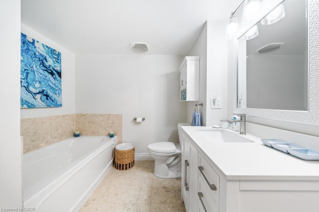 1101-442 Maple Avenue, Burlington, ON - Indoor Photo Showing Bathroom