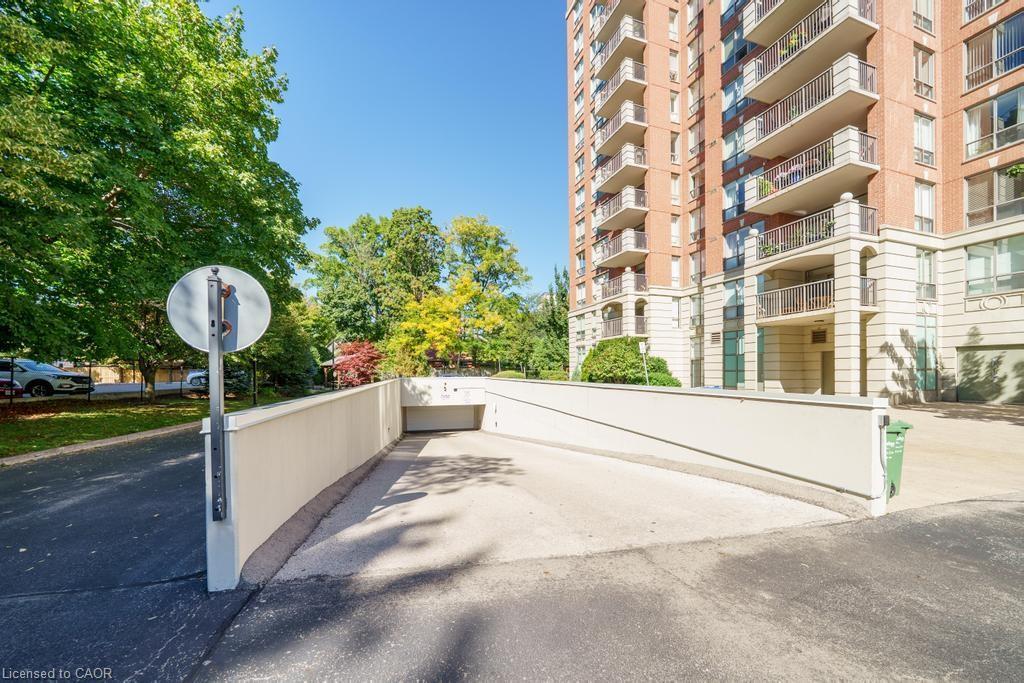 1101-442 Maple Avenue, Burlington, ON - Outdoor With Balcony