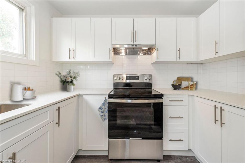 76 Woodman Drive N, Hamilton, ON - Indoor Photo Showing Kitchen