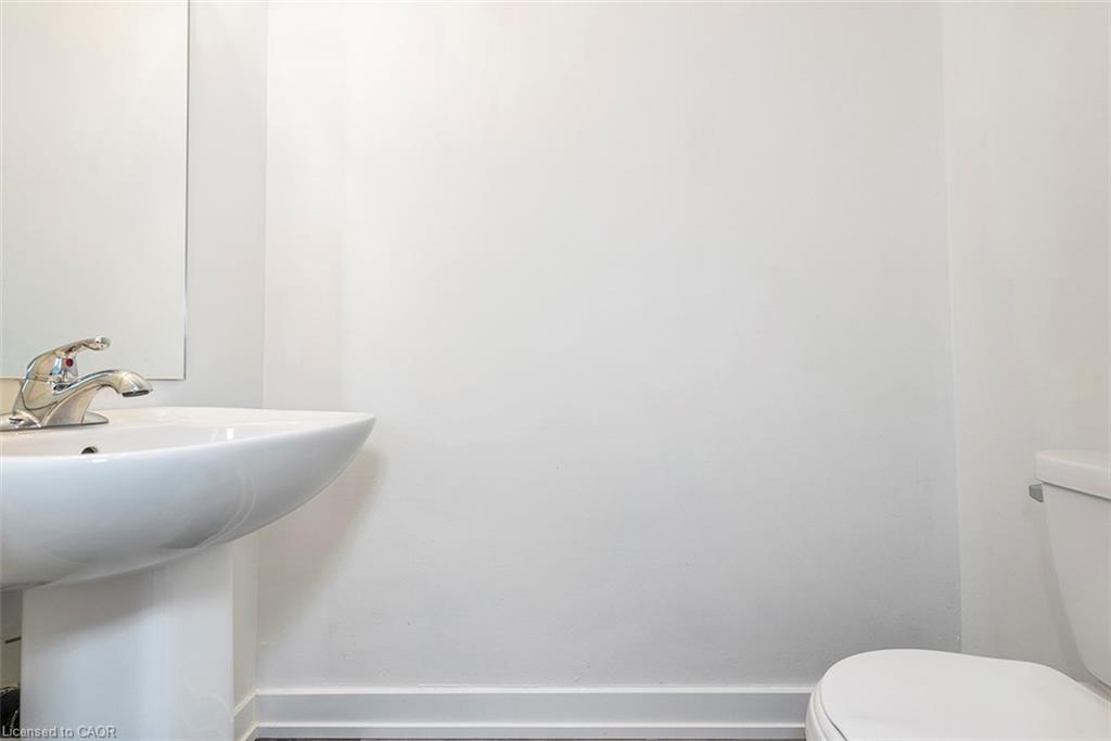 76 Woodman Drive N, Hamilton, ON - Indoor Photo Showing Bathroom