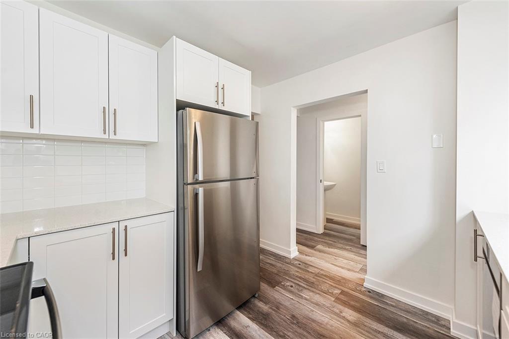 76 Woodman Drive N, Hamilton, ON - Indoor Photo Showing Kitchen