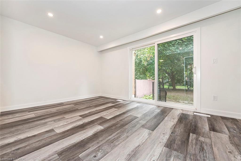 76 Woodman Drive N, Hamilton, ON - Indoor Photo Showing Other Room