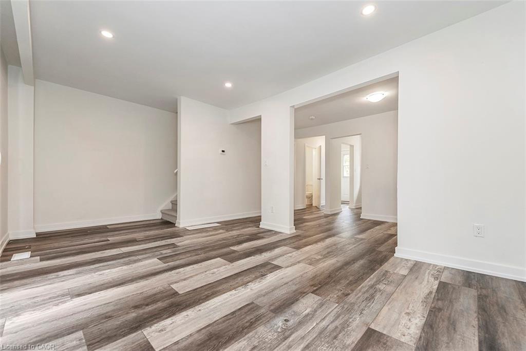 76 Woodman Drive N, Hamilton, ON - Indoor Photo Showing Other Room