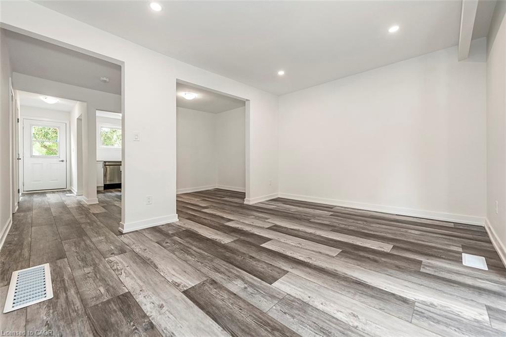 76 Woodman Drive N, Hamilton, ON - Indoor Photo Showing Other Room