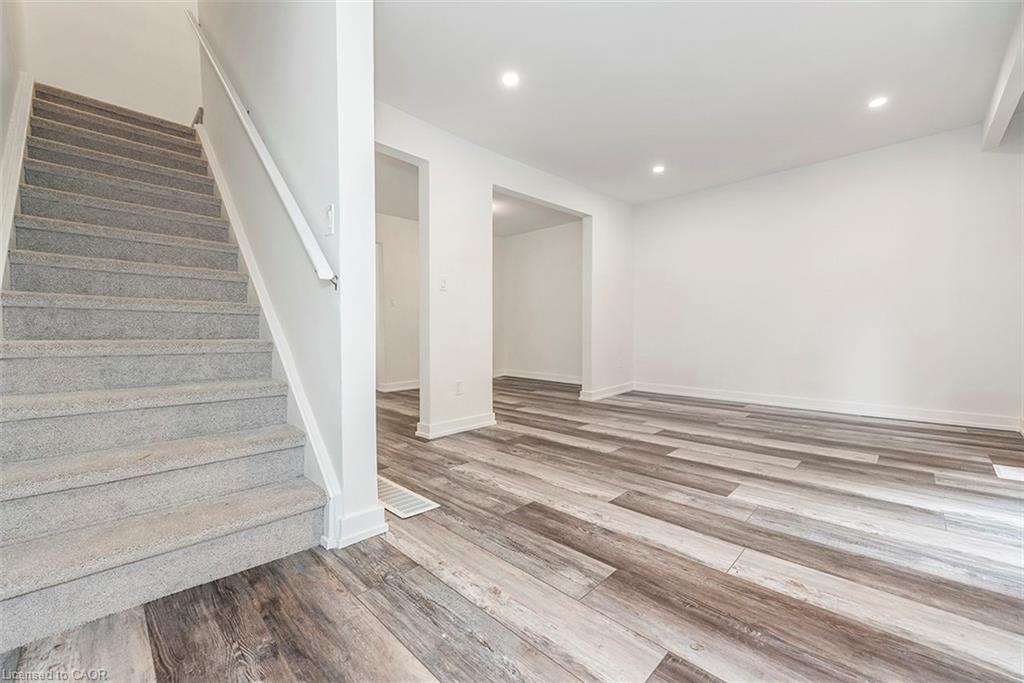 76 Woodman Drive N, Hamilton, ON - Indoor Photo Showing Other Room
