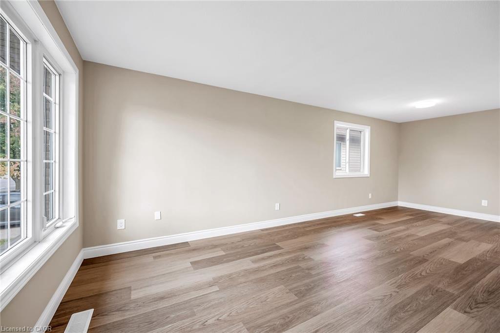 83 Marion Street, Mount Hope, ON - Indoor Photo Showing Other Room