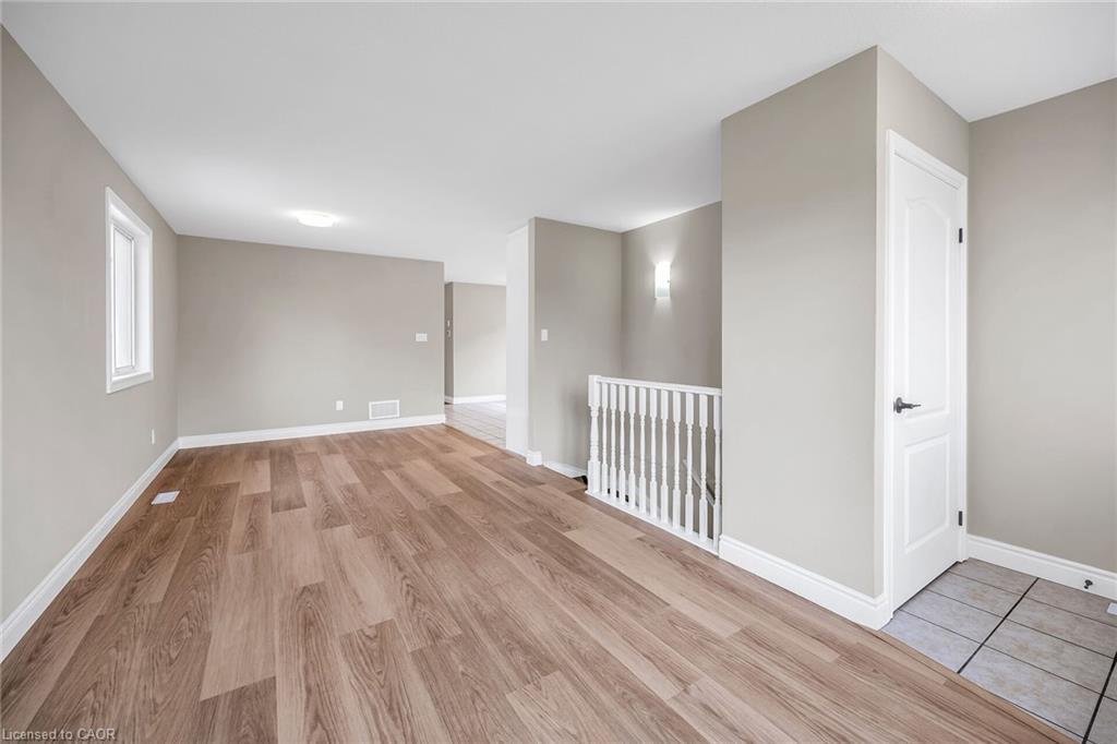 83 Marion Street, Mount Hope, ON - Indoor Photo Showing Other Room