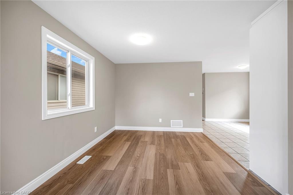 83 Marion Street, Mount Hope, ON - Indoor Photo Showing Other Room