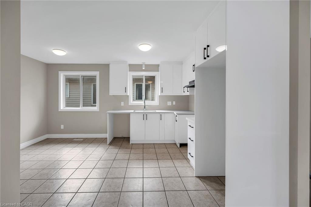 83 Marion Street, Mount Hope, ON - Indoor Photo Showing Kitchen