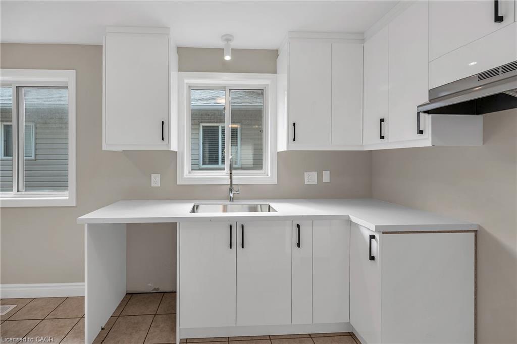 83 Marion Street, Mount Hope, ON - Indoor Photo Showing Kitchen