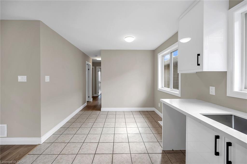 83 Marion Street, Mount Hope, ON - Indoor Photo Showing Kitchen