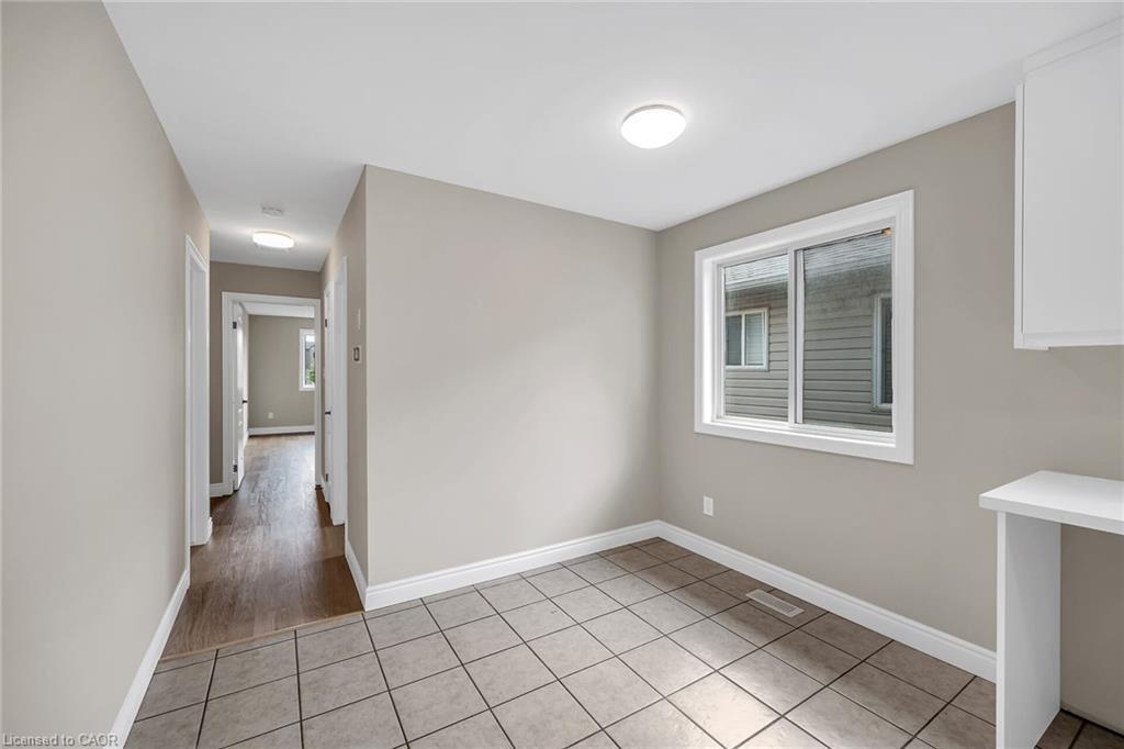83 Marion Street, Mount Hope, ON - Indoor Photo Showing Other Room