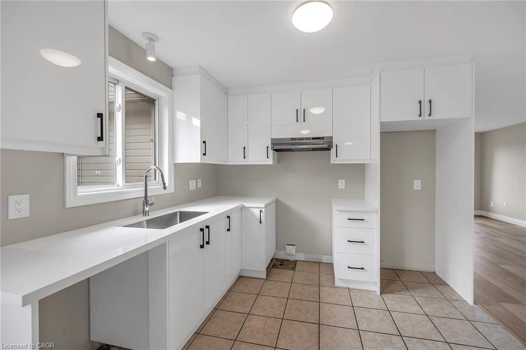 83 Marion Street, Mount Hope, ON - Indoor Photo Showing Kitchen