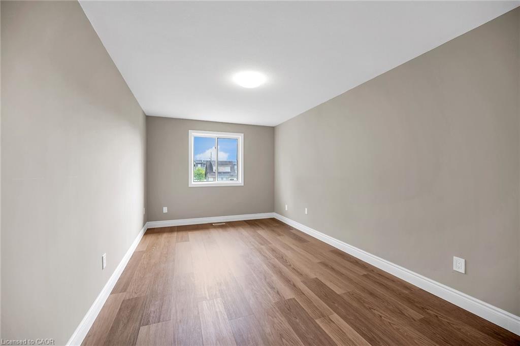 83 Marion Street, Mount Hope, ON - Indoor Photo Showing Other Room