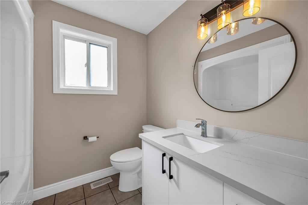 83 Marion Street, Mount Hope, ON - Indoor Photo Showing Bathroom
