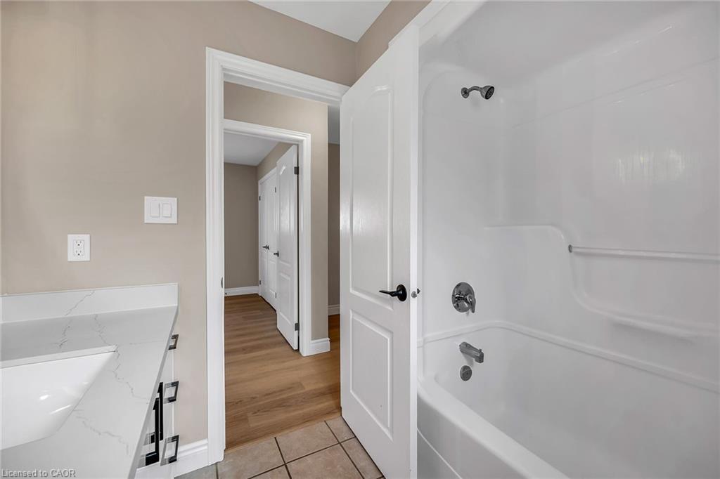 83 Marion Street, Mount Hope, ON - Indoor Photo Showing Bathroom