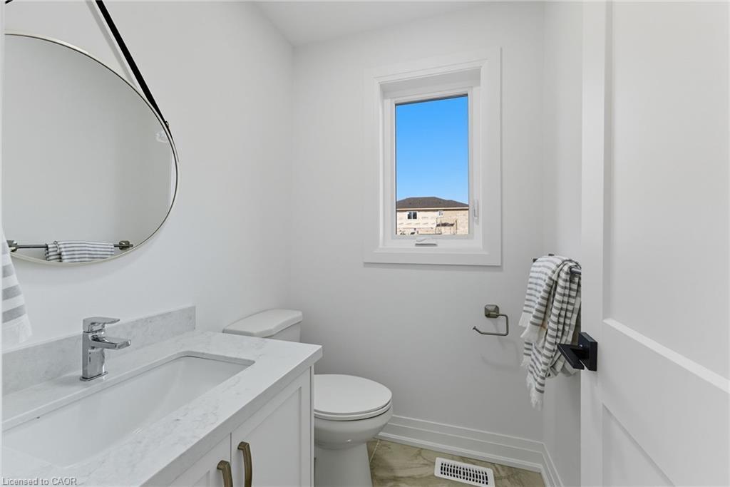 161 Pike Creek Drive, Cayuga, ON - Indoor Photo Showing Bathroom