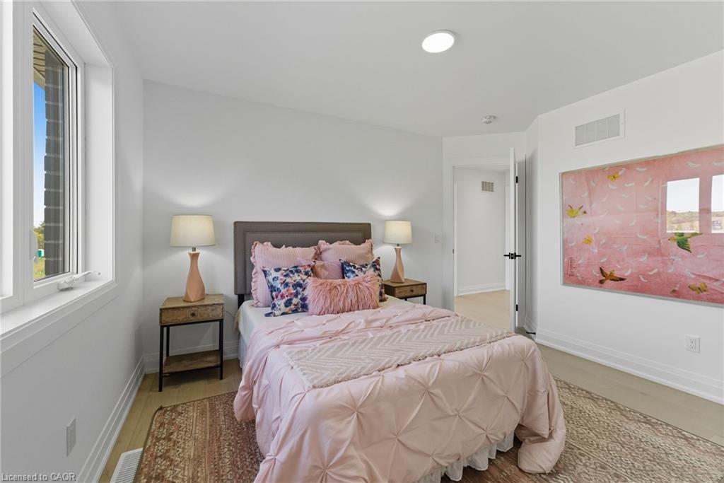 161 Pike Creek Drive, Cayuga, ON - Indoor Photo Showing Bedroom