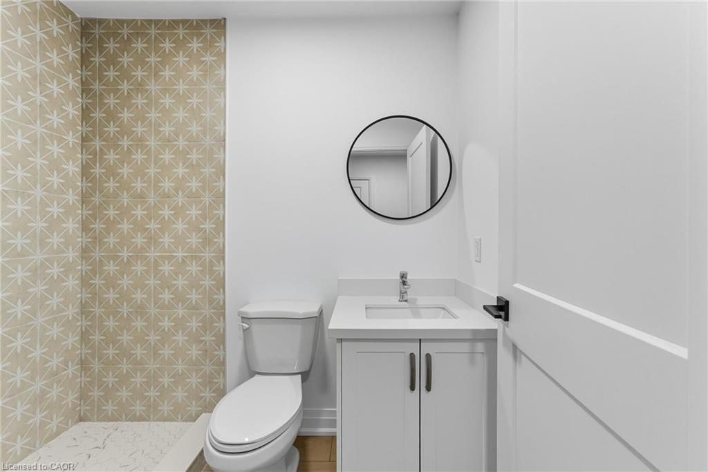 161 Pike Creek Drive, Cayuga, ON - Indoor Photo Showing Bathroom