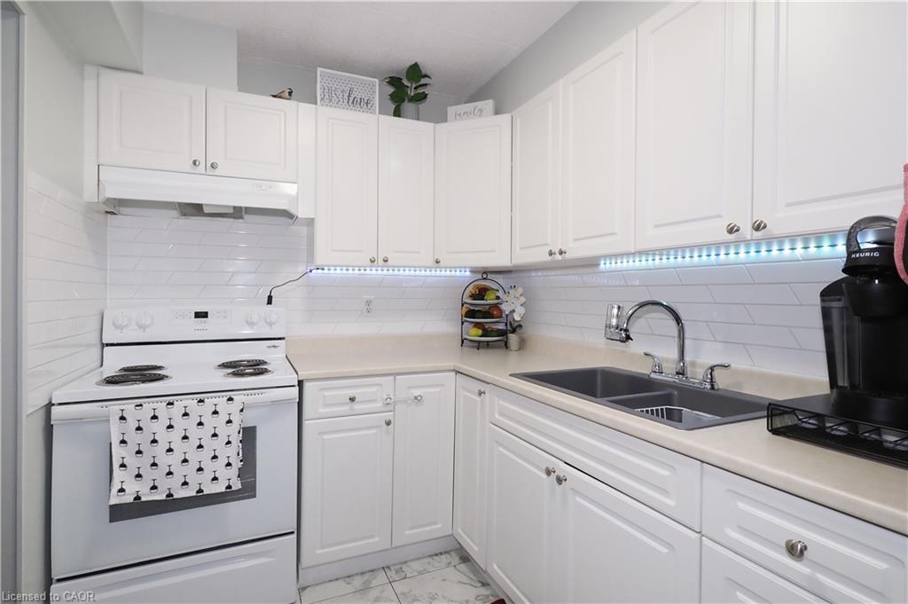 206-6 Walton Avenue, Kitchener, ON - Indoor Photo Showing Kitchen With Double Sink