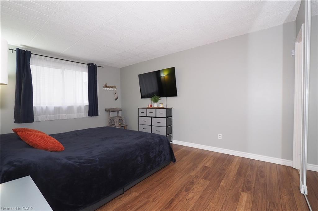 206-6 Walton Avenue, Kitchener, ON - Indoor Photo Showing Bedroom