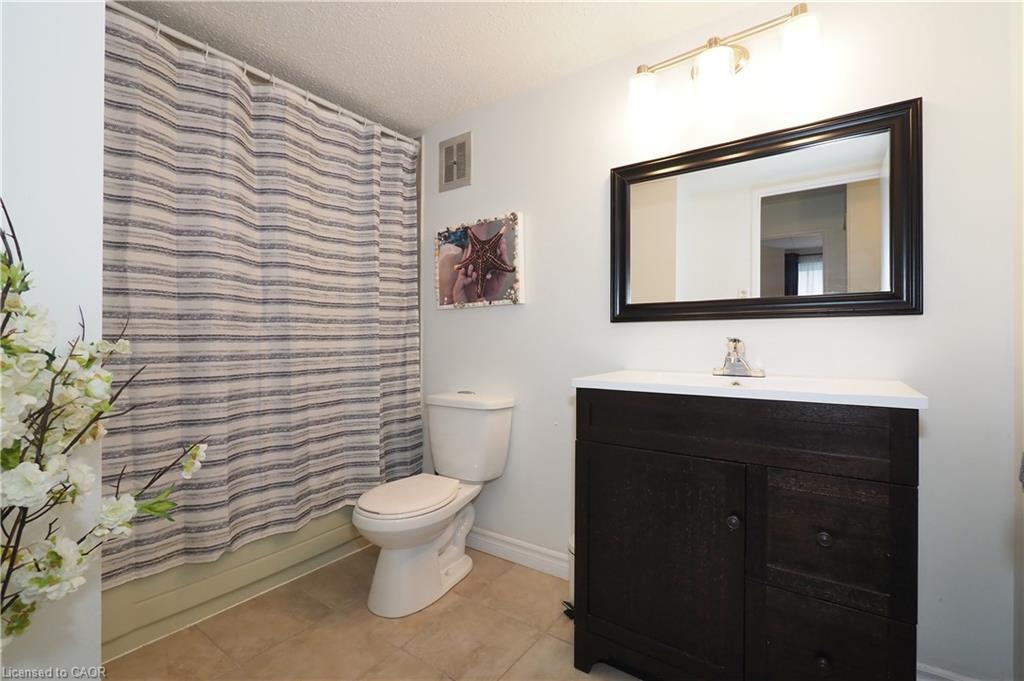 206-6 Walton Avenue, Kitchener, ON - Indoor Photo Showing Bathroom