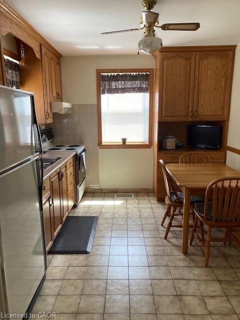 59 Dunkirk Drive, Hamilton, ON - Indoor Photo Showing Kitchen