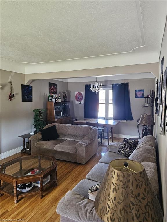 59 Dunkirk Drive, Hamilton, ON - Indoor Photo Showing Living Room
