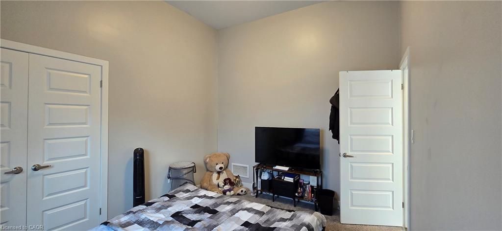 261 Cairn Street, London, ON - Indoor Photo Showing Bedroom