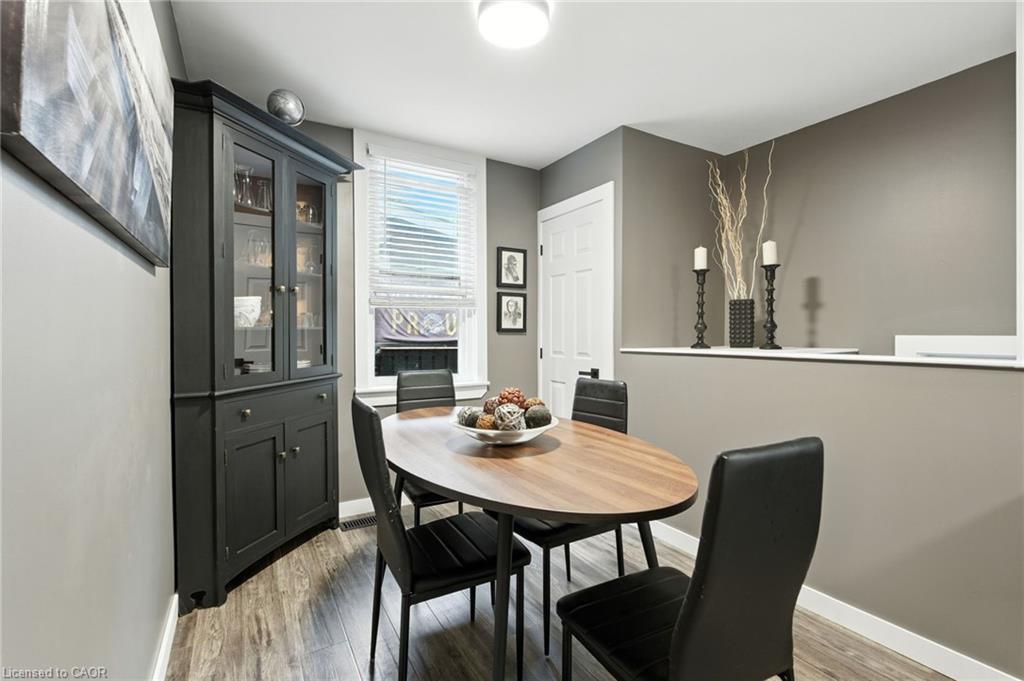 85 Crosthwaite Avenue N, Hamilton, ON - Indoor Photo Showing Dining Room