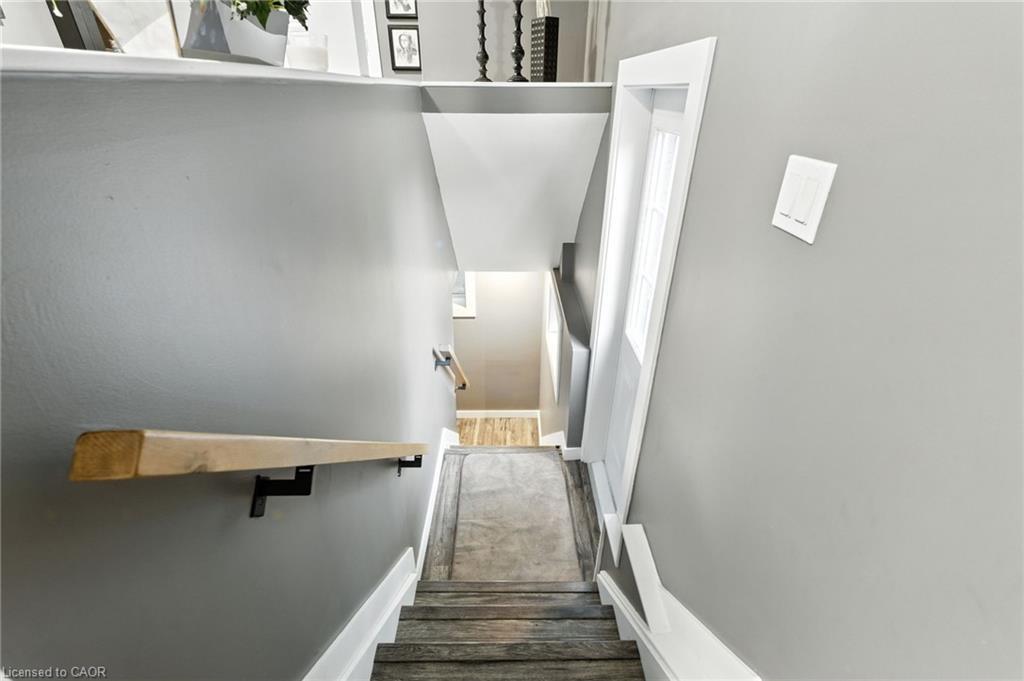 85 Crosthwaite Avenue N, Hamilton, ON - Indoor Photo Showing Other Room