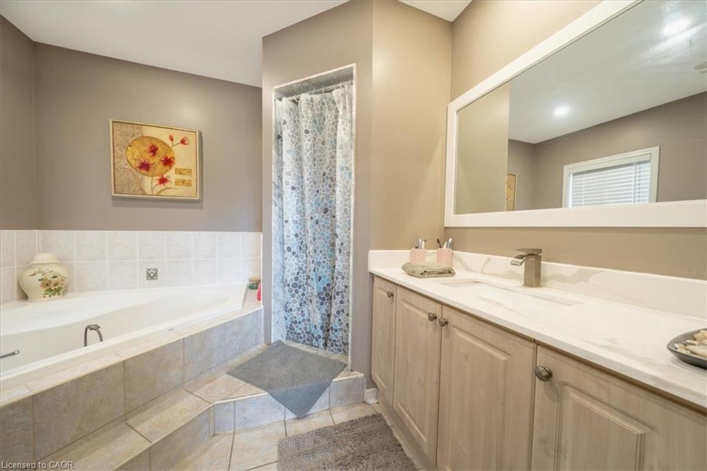 326 Albright Road, Brampton, ON - Indoor Photo Showing Bathroom