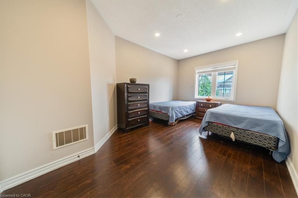 326 Albright Road, Brampton, ON - Indoor Photo Showing Bedroom