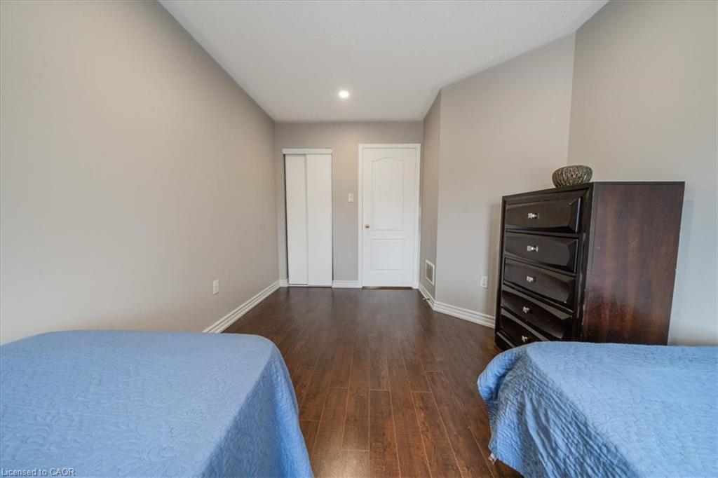 326 Albright Road, Brampton, ON - Indoor Photo Showing Bedroom