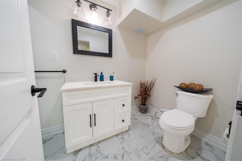 326 Albright Road, Brampton, ON - Indoor Photo Showing Bathroom