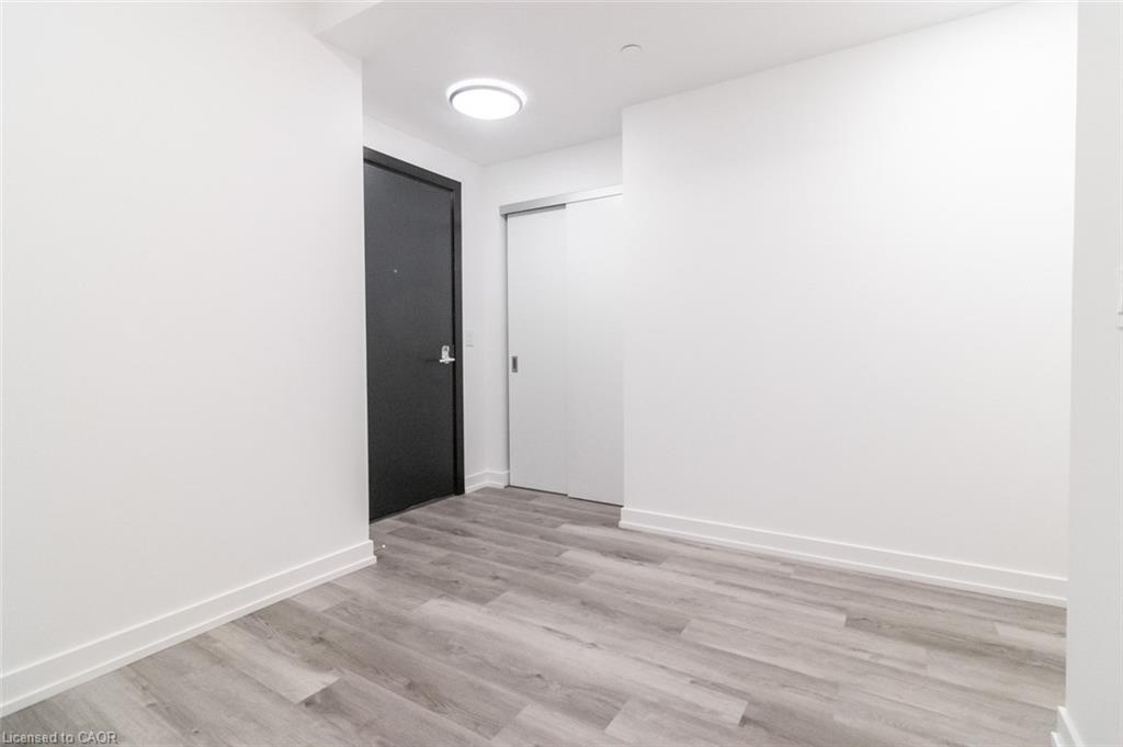 1810-15 Wellington Street S, Kitchener, ON - Indoor Photo Showing Other Room