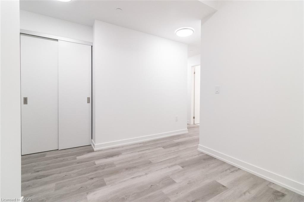 1810-15 Wellington Street S, Kitchener, ON - Indoor Photo Showing Other Room