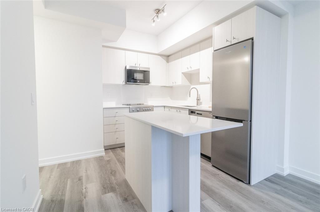 1810-15 Wellington Street S, Kitchener, ON - Indoor Photo Showing Kitchen With Upgraded Kitchen