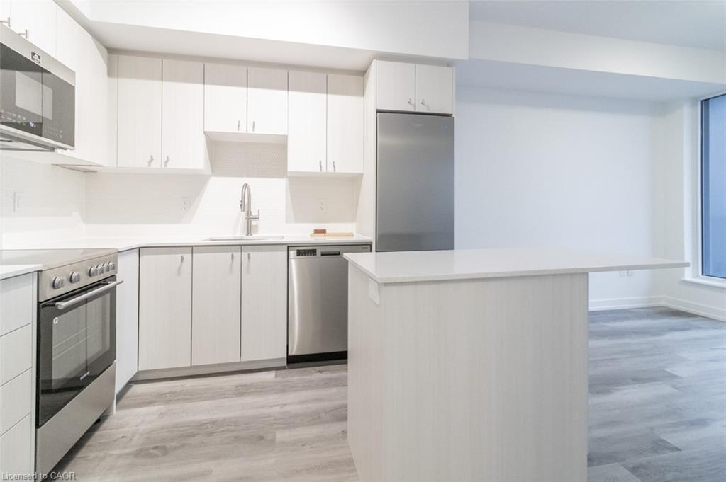 1810-15 Wellington Street S, Kitchener, ON - Indoor Photo Showing Kitchen With Stainless Steel Kitchen