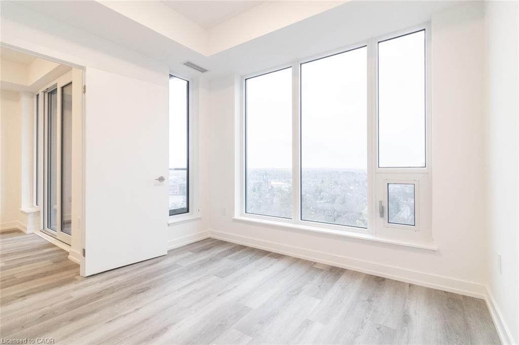 1810-15 Wellington Street S, Kitchener, ON - Indoor Photo Showing Other Room