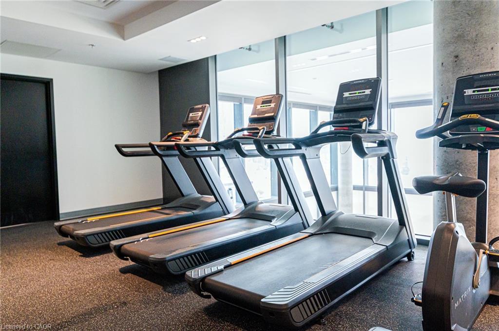 1810-15 Wellington Street S, Kitchener, ON - Indoor Photo Showing Gym Room