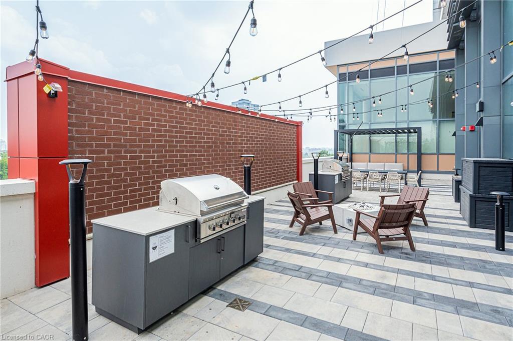 1810-15 Wellington Street S, Kitchener, ON - Outdoor With Exterior