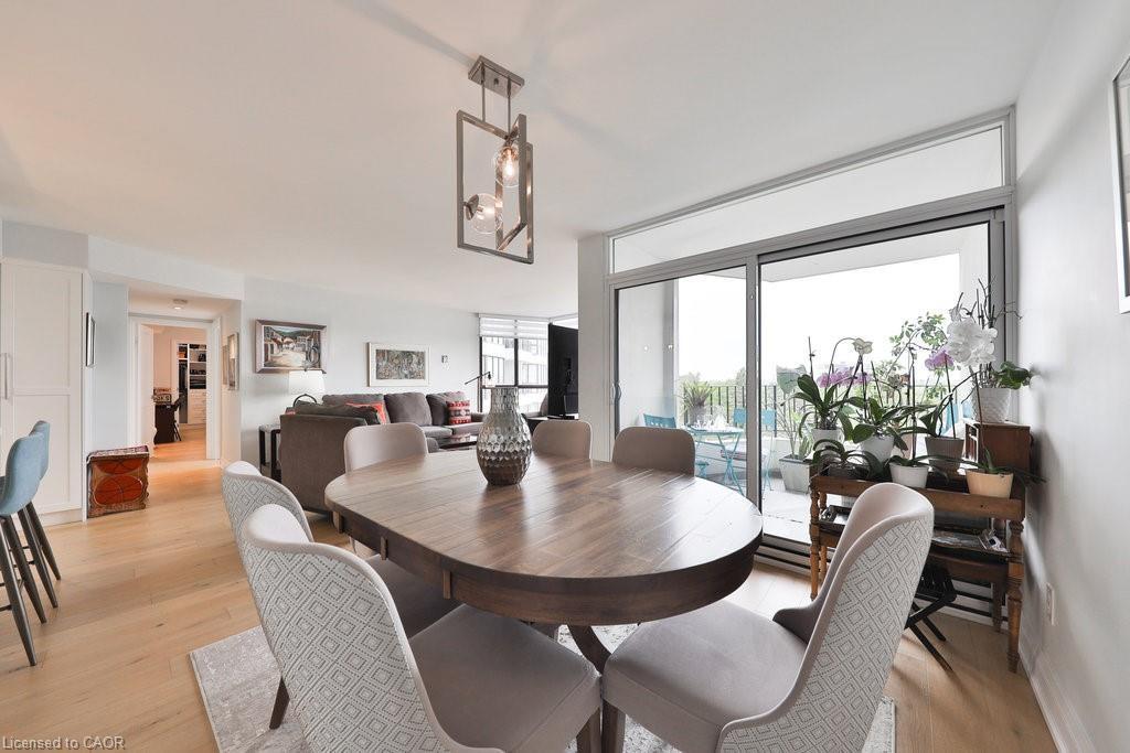 606-1333 Bloor Street, Mississauga, ON - Indoor Photo Showing Dining Room